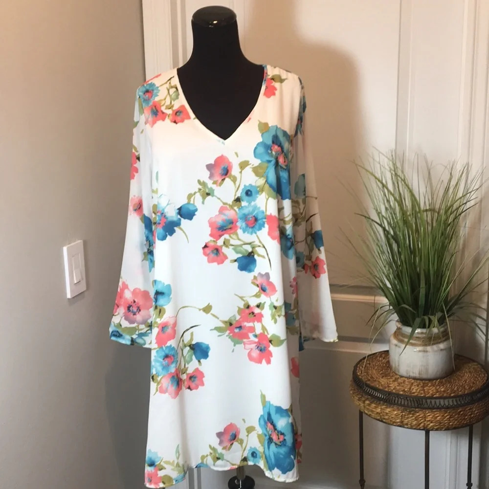 New Pinkblush White Floral Printed V Neck Chiffon‎